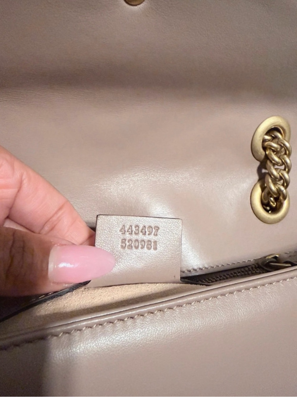 Gucci Pink Beige Matelassé Chevron Shoulder Bag with Gold GG - Picture 3 of 6